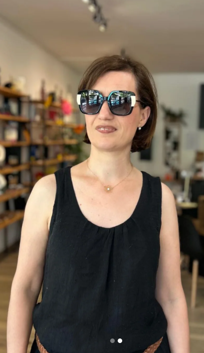 Lunettes avec clip à Montauban : Christelle adopte le style malin pour passer de la vue au soleil en un geste
