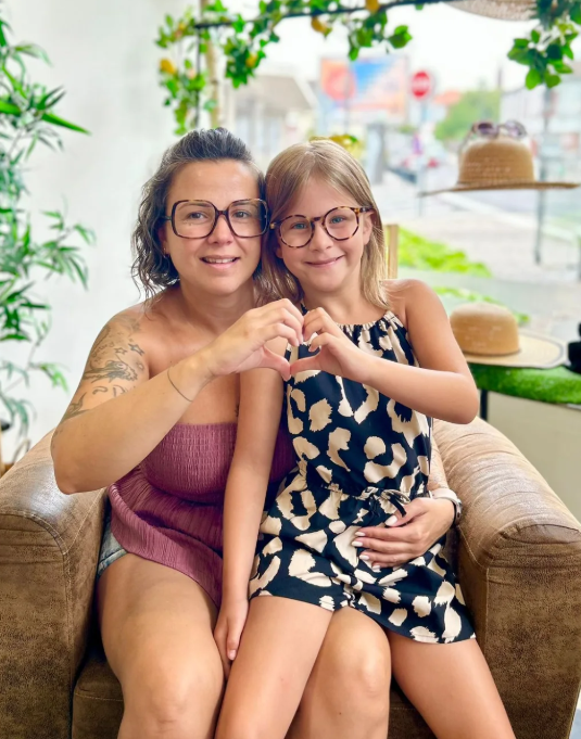Lunettes mère-fille à Montauban : un moment complice chez votre opticien visagiste Nouveau Regard