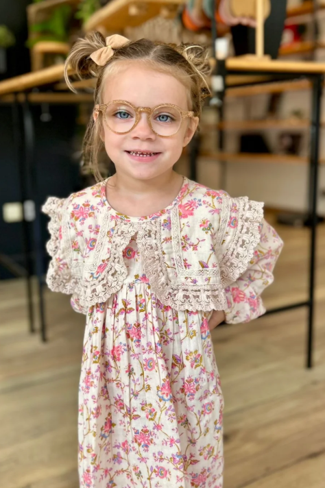 Lunettes pour enfant à Montauban – Un look magique pour la petite Romy chez Nouveau Regard