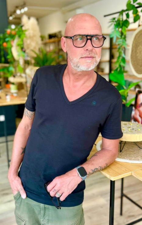 Choisir des lunettes photochromiques élégantes et confortables à Montauban – Frédéric adopte le style chez Nouveau Regard