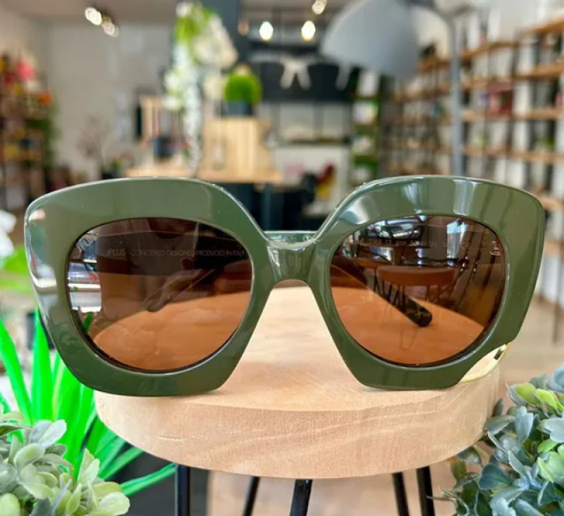 Chez votre opticien à Montauban, découvrez les nouvelles solaires : couleurs lumineuses, formes originales et confort parfait.